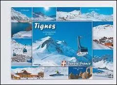 Je vous envoie une carte postale de Tignes. J'ai passé mes vacances dans le département ...