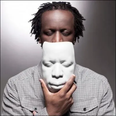 À l'instar d'Orelsan, il est beaucoup médiatisé :