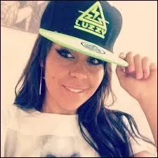 Shanna joue dans "Les Marseillais à" :