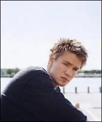 Avec qui trompe-t-il Brooke ?