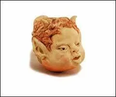 À sa naissance, sa mère épouvantée par son aspect s'enfuit, il sera emmené dans l'Olympe. De quel dieu deviendra-t-il le favori ?