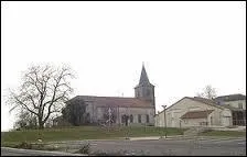 Voici l'église d'Harol, village lorrain de l'arrondissement d'Épinal. Il se situe dans le département ...