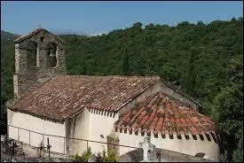 Voici l'église Saint-Saturnin de Montauriol. Village Catalan, il se situe en région ...