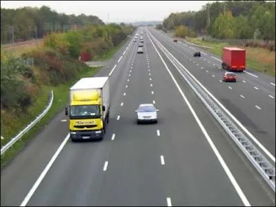 Quelle est la vitesse minimale autorisée lorsque vous dépassez un véhicule sur une autoroute ?