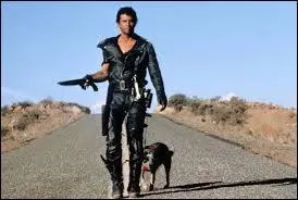 "Mad Max" est une saga cinématographique australienne des années 80, véritable référence culte et emblématique du genre "post-apocalyptique". En quelle année est sorti le premier volet ?