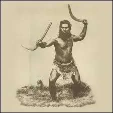 Utilisé comme arme de jet par les tribus aborigènes, le boomerang était un redoutable objet pour la chasse et la guerre. A l'origine, dans laquelle de ces matières le boomerang n'était-il pas conçu ?