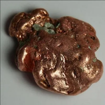 Du cuivre naturel (non poli) est marron brillant. Du cuivre rouillé est...