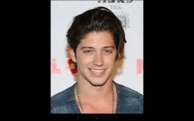 Comment s'appelle l'ex de Jessie ?