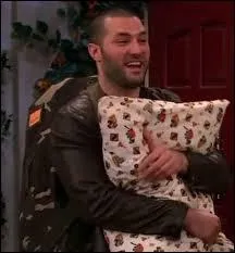 Quelle chose décrit le mieux cet homme ?