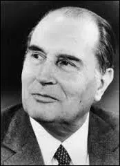 Je suis de gauche, et je suis l'homme qui a aboli la peine de mort. Je me nomme :