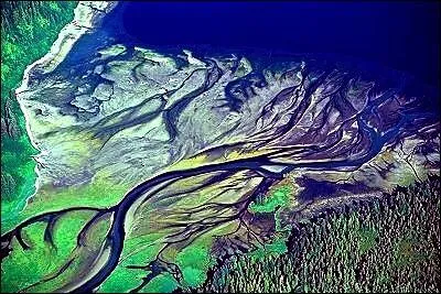 Qui a sorti le premier modèle de "Delta" dès 1911 ?