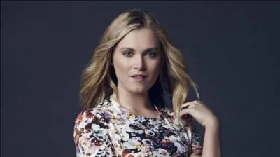 Comment s'appelle l'actrice principale ?