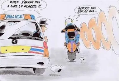 Quelle est la distance minimale de lisibilité de toute plaque d'immatriculation, la nuit ?