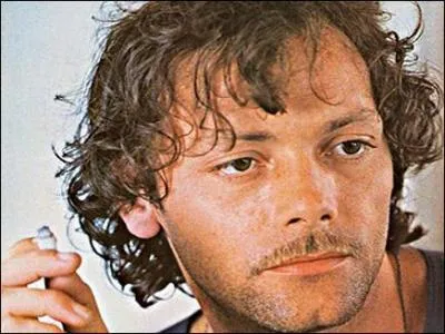 Né à Saint-Brieuc en 1947, Patrick Dewaere s'est révélé au grand public en 1974 dans un film réalisé par Bertrand Blier. Quel est le titre de ce film ?