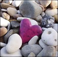 Toujours au Pays de Galles, quel objet s'offre-t-on lors de cette fête ?