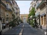 C'est une ville de l'Hérault célèbre pour sa place de la Comédie et son quartier Antigone.
