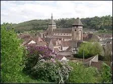 Je vous emmène à la découverte de Chambon-sur-Voueize, ville limousine située dans le département ...