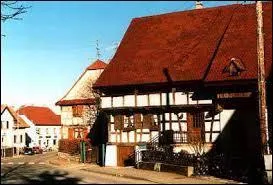 Nous sommes à Helfrantzkirch, village situé en région ...