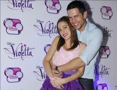 Comment le père de Violetta s'appelle-t-il ?