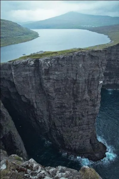 Trouvez le nom d'une ville française du Calvados !