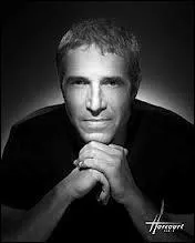 Avec qui collabore-t-il pour son album "Fou" ?