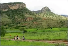 Dans quel pays pourrez-vous admirer le parc national d'Isalo ?