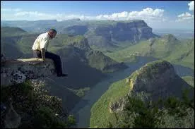 Voici le parc national Kruger où vous pourrez photographier à la fois des animaux sauvages et des paysages spectaculaires. Bienvenue :