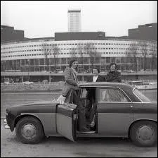 Quel nom portait cette émission de 1973 dédiée aux 20/30 ans, diffusée sur France Inter ?