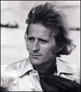 Comment s'appelle sa maison de disques ?