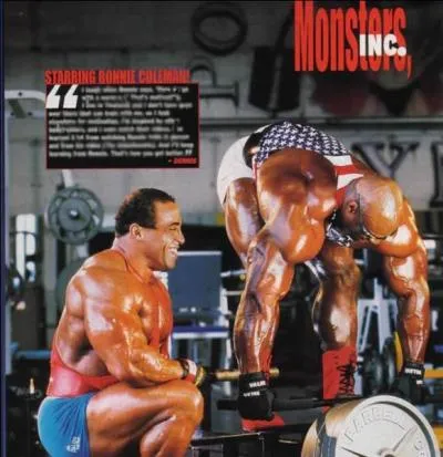 Qui est-ce, à genoux ?