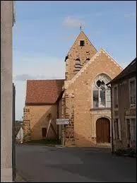Nous nous trouvons à Saint-Christophe-en-Champagne. Commune Sarthoise, elle se situe en région ...