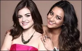 Je joue dans " Pretty Little Liars ".