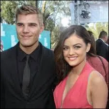 Qui est l'acteur de gauche ?