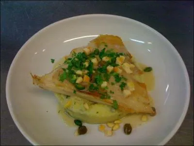 Voici une aile de raie à la grenobloise, sans oublier son ingrédient indispensable :