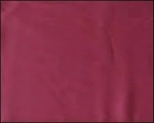 C'est aussi le nom d'une plante à la précieuse et élégante couleur d'un pourpre velouté et parfois tendant vers le bordeaux.