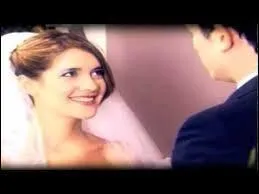 Comment s'appelle la tante de Violetta ?