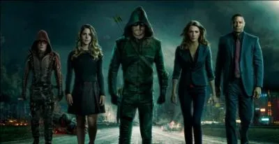 Avec qui Arrow fait-il équipe ?