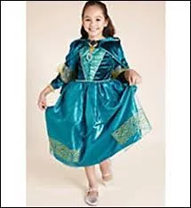 À qui est cette robe ?