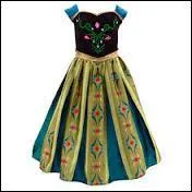 Cette robe est celle de :