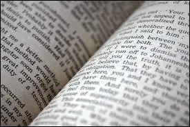 Comment s'appelle celui qui édite les livres ?