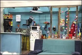 Quel couple vit dans cette pièce ?