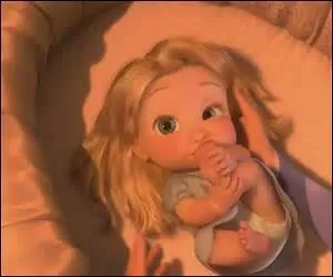 On a coup&eacute; une m&egrave;che des cheveux de Raiponce, de quelle couleur &eacute;taient ses cheveux ?