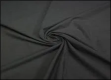 Ce gris neutre très sombre, est ----- et d'une élégance très classique.