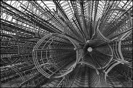 Il s'agit d'un gris moyen, terne.