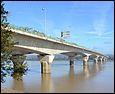 Quel est ce pont en ''poutre-caisson'' sur la Garonne à Bordeaux, construit en 1993 ?