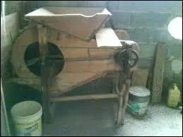 Cet outil est un vanoir. Il était utilisé pour :