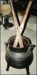 En Limousin, on utilisait le toupi et le bouéradour. Ils permettaient de cuire et d'...