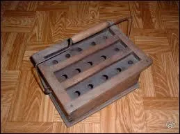 Cet ustensile permettait de garder des braises, mais quelle était son utilisation ?