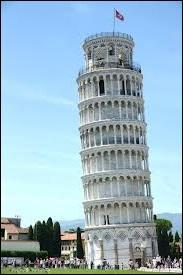 On commence avec "la penchée" la plus célèbre d'Italie ! En 2015, peut-on encore visiter la Tour de Pise en toute sécurité ?