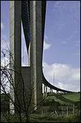 Quel est ce viaduc en ''poutres-caissons'' de l'A 6, à Saint-Léonard de 1301 m de longueur, construit en 1997 ?